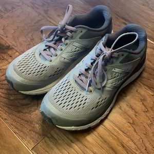 New Balance Women’s 840v4 Size 8 in Grey/Purple